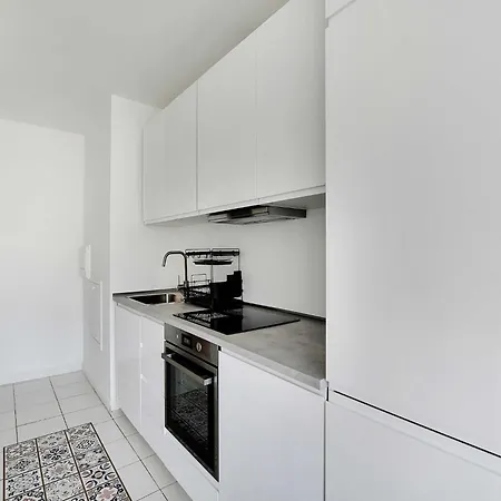 Cosy With Balcony -1bdr 2p- La